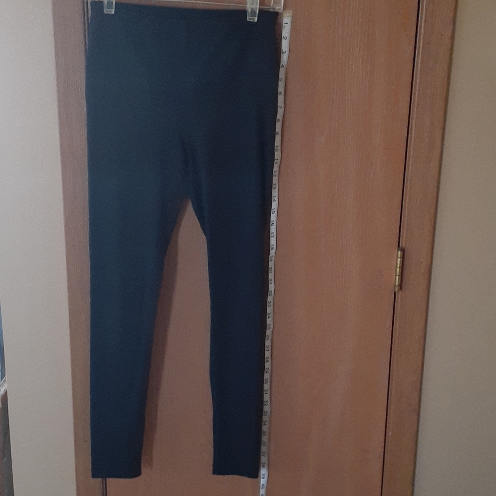 black yoga spandex